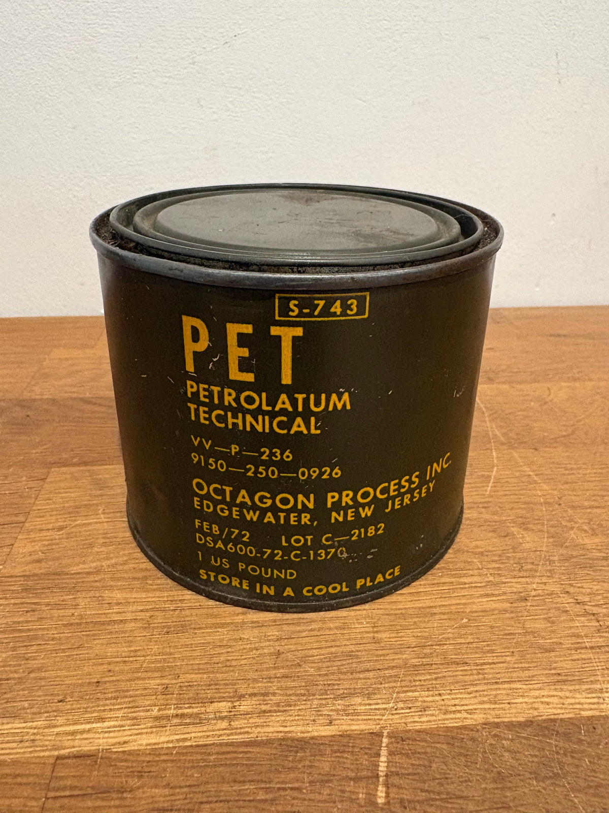 Vintage 1972 US Petrolatum Technical Can Octagon Process Inc , S-743. Motoring