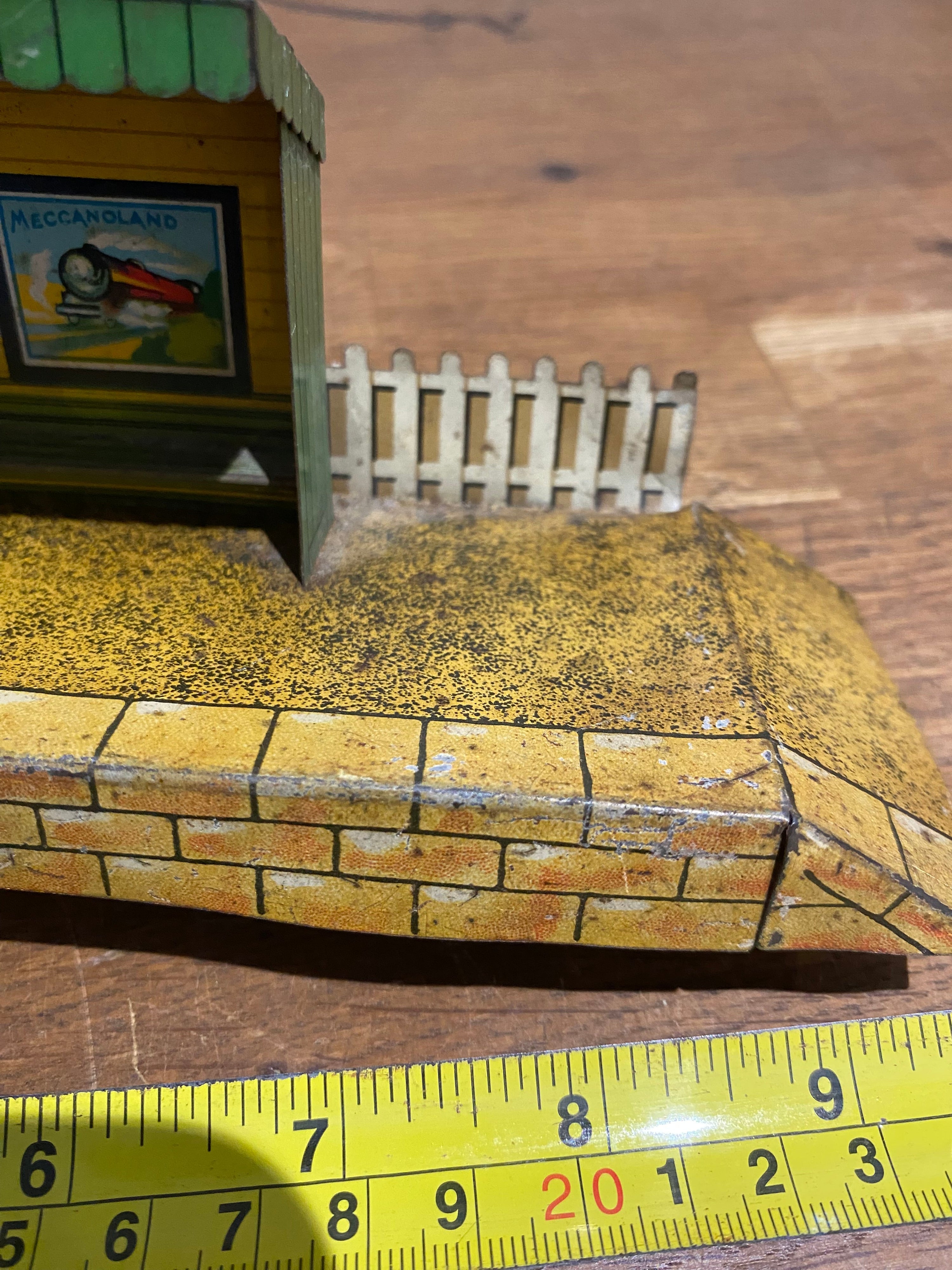 Hornby O Gauge , Scarborough Tinplate Station Shelter , Platform Shelter