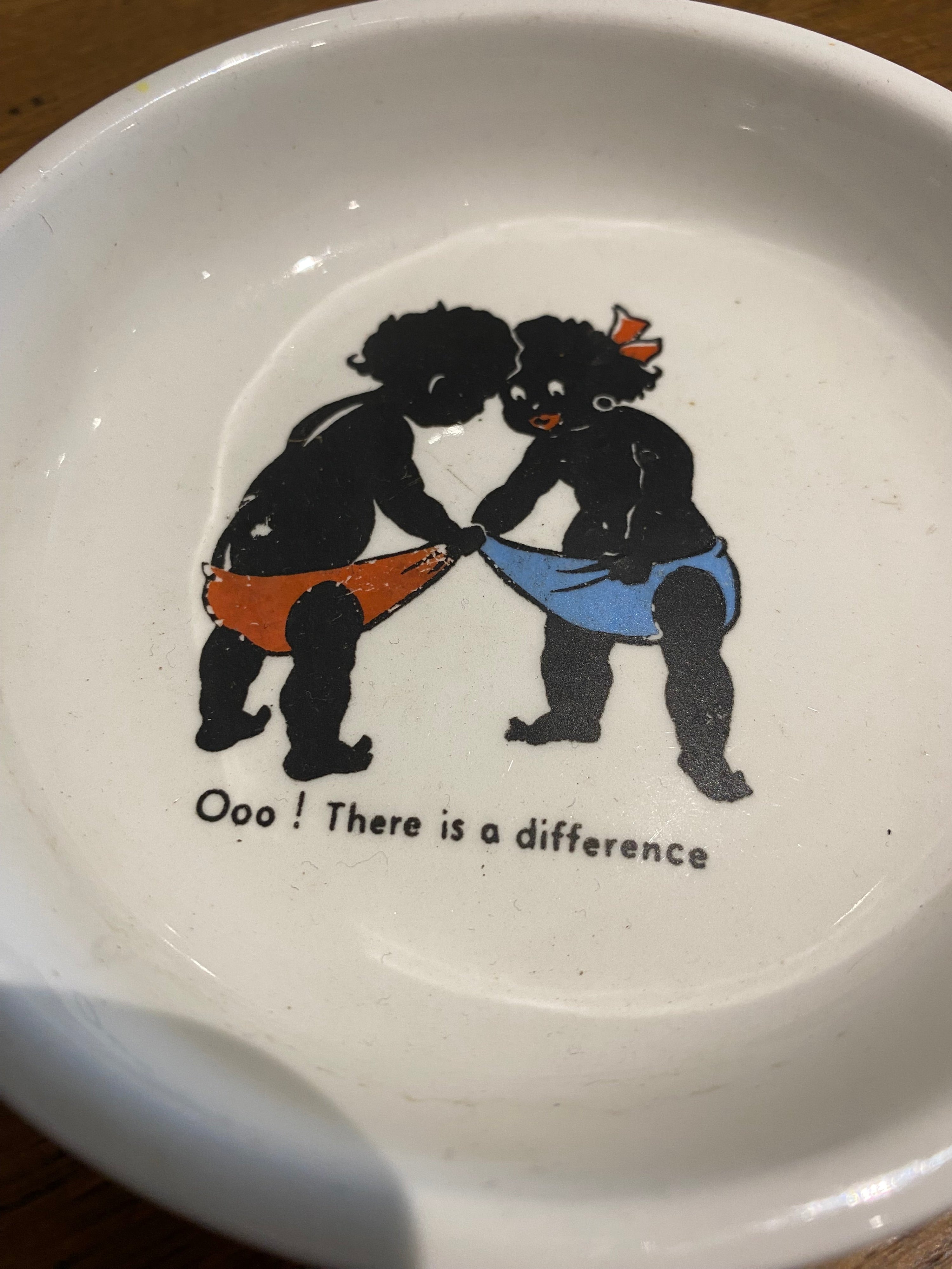 Small Vintage Trinket Dish/ Coin Dish , ‘Ooo! There Is A Difference’ Slogan