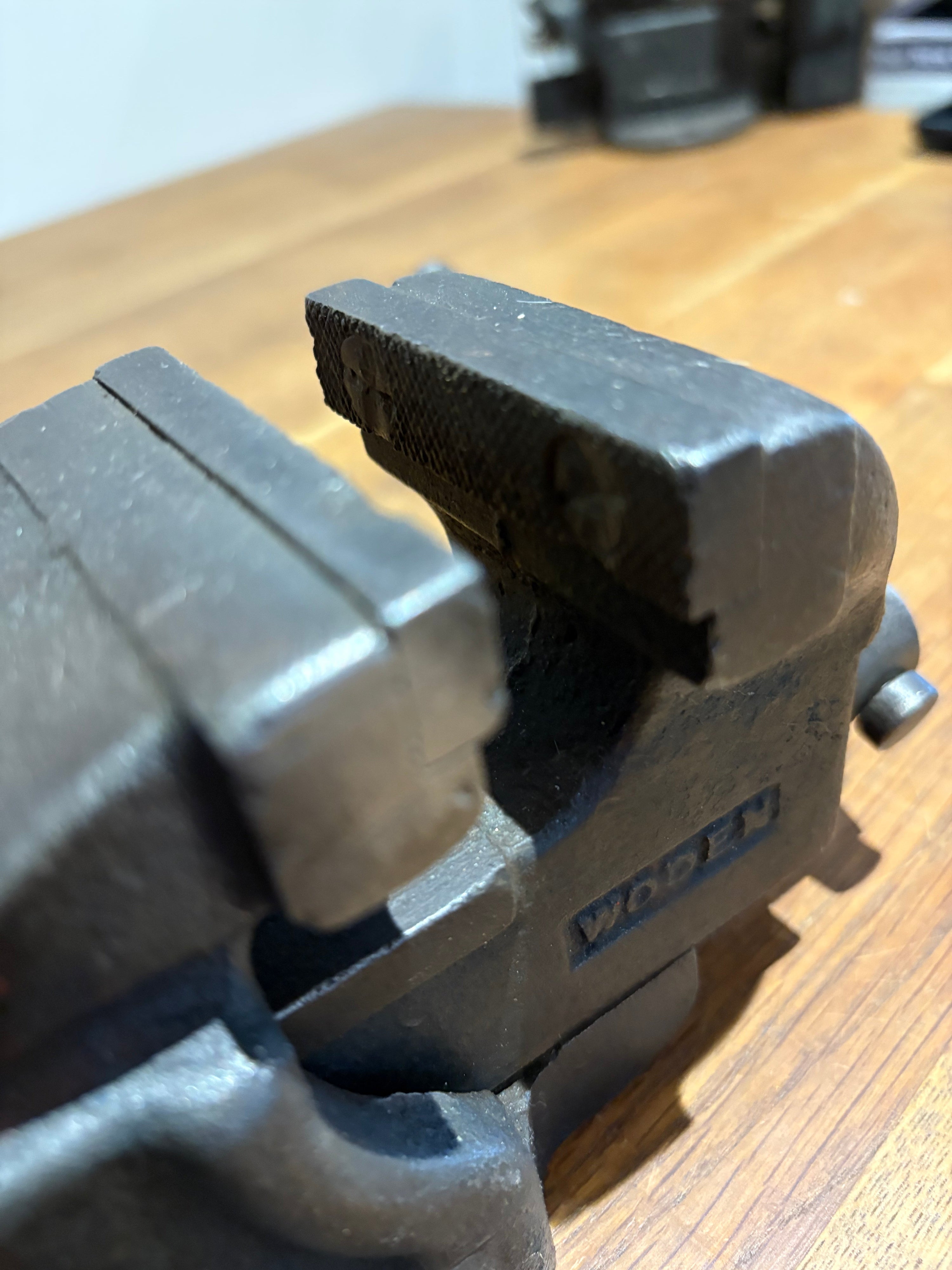 Vintage Woden Bench Vice 186B/0 , 2.5 Inch Jaws.
