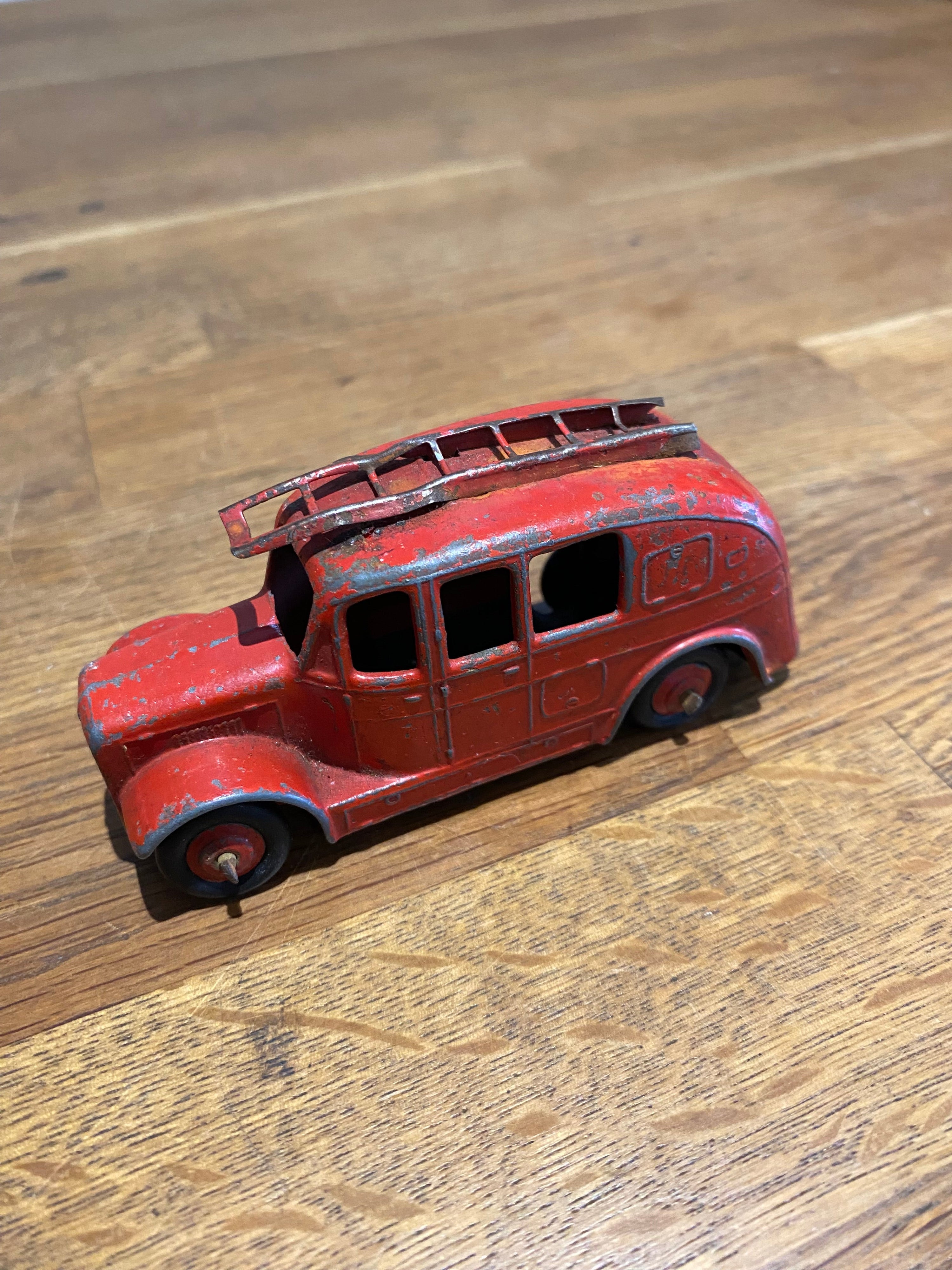 Vintage Early Dinky Toys Diecast Fire Engine