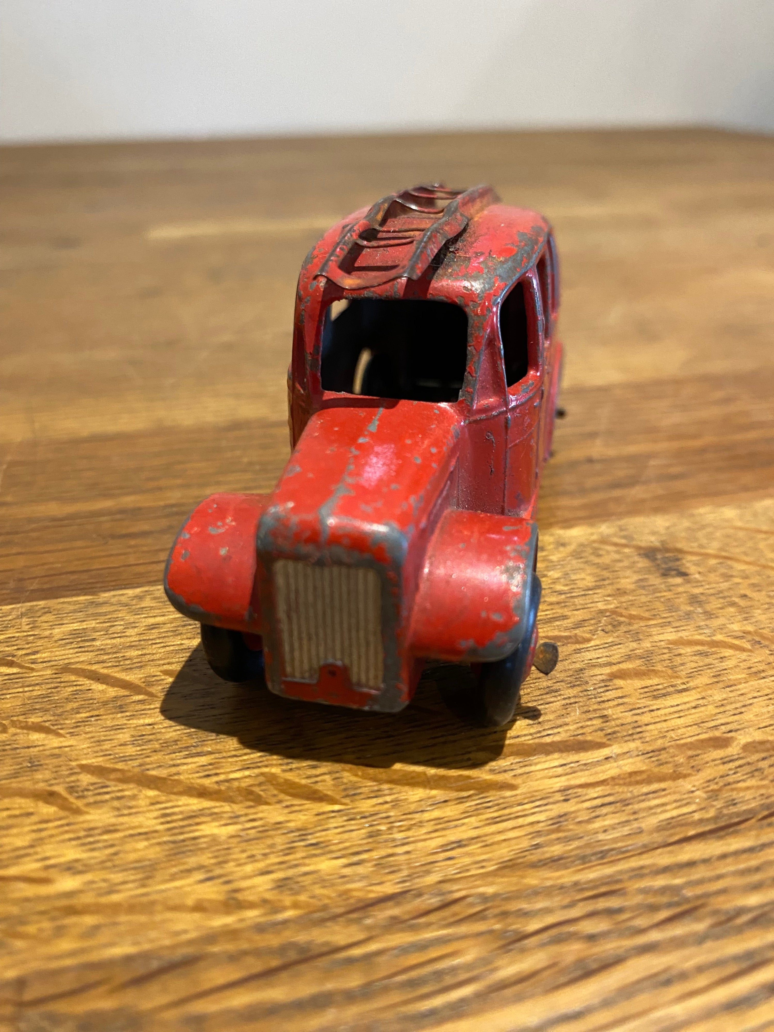 Vintage Early Dinky Toys Diecast Fire Engine