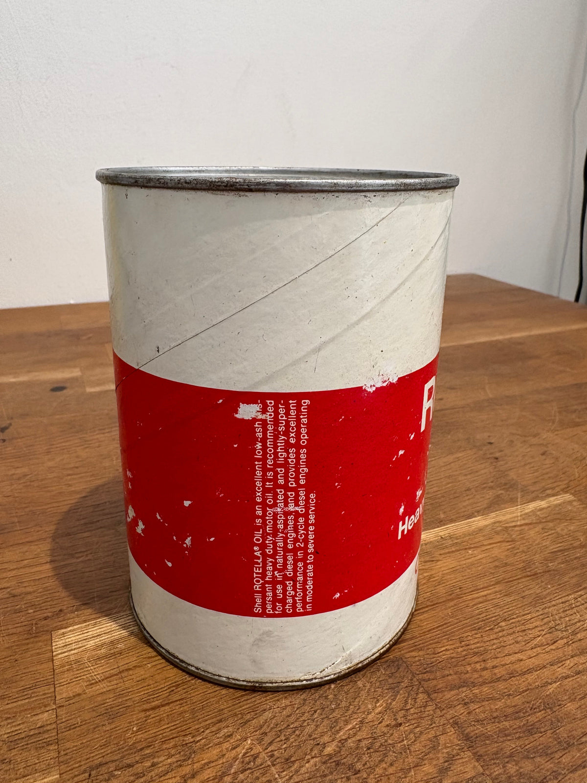 Vintage Shell Rotella Oil , One Quart Can With Contents.