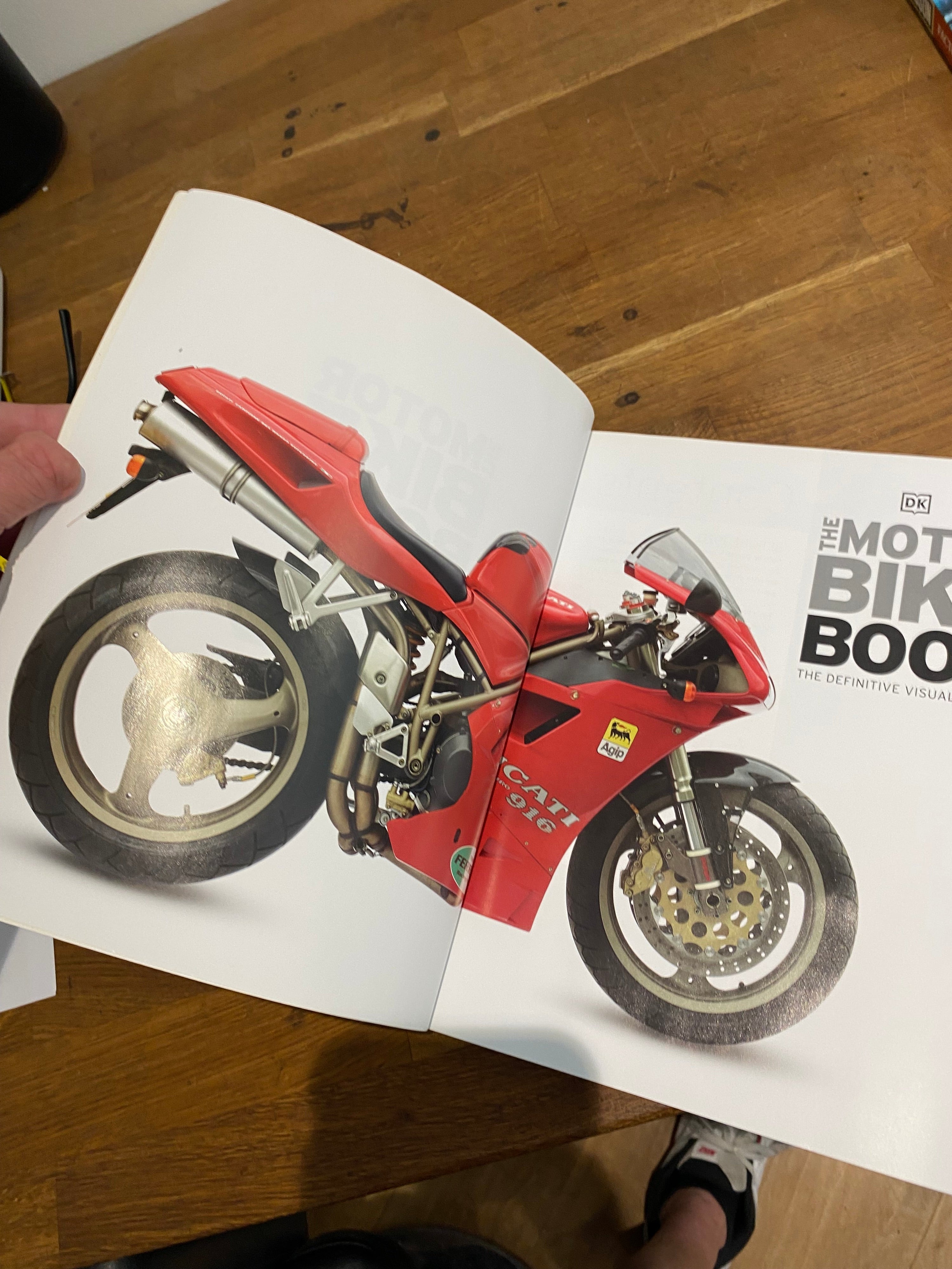 DK The motorbike book , the definitive visual history. Paperback