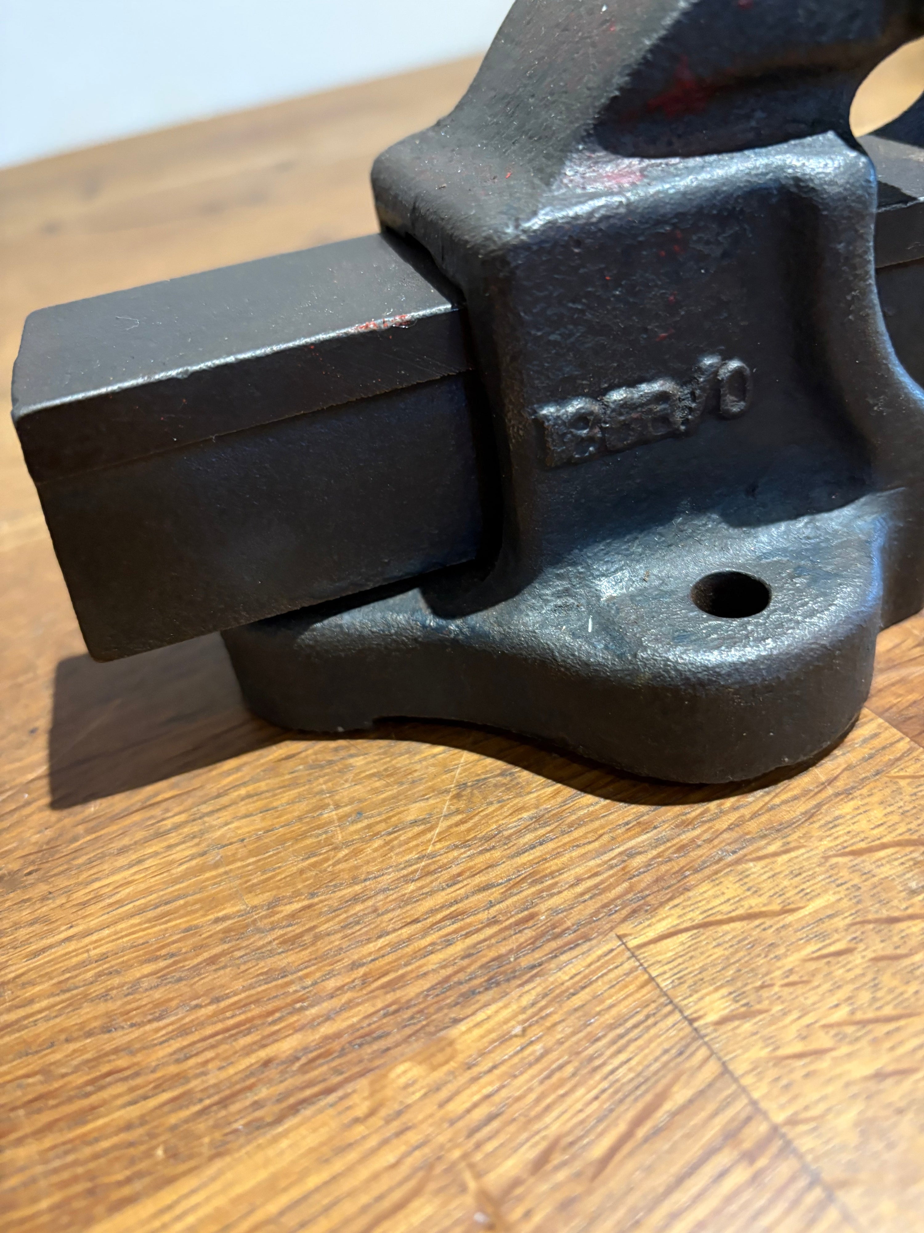 Vintage Woden Bench Vice 186B/0 , 2.5 Inch Jaws.