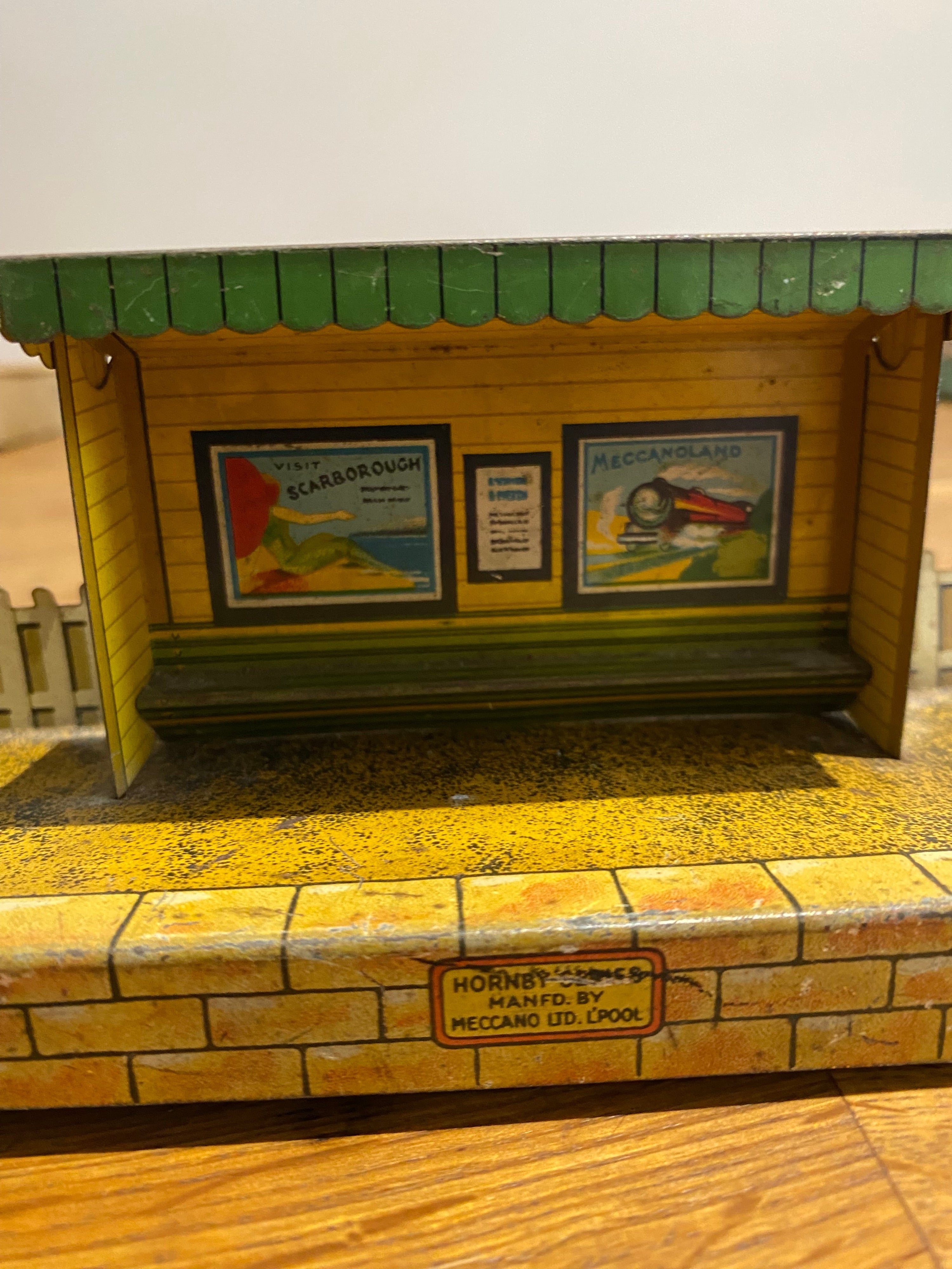 Hornby O Gauge , Scarborough Tinplate Station Shelter , Platform Shelter