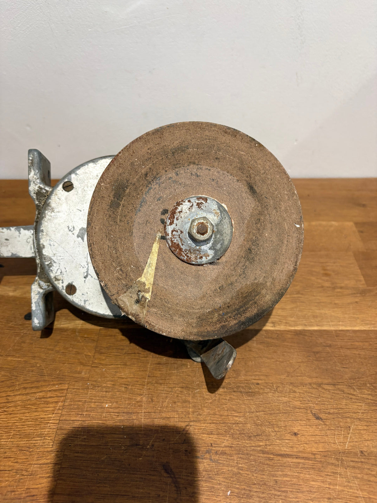 VINTAGE HAND-CRANK BENCH GRINDER/SHARPENER BY MOLE