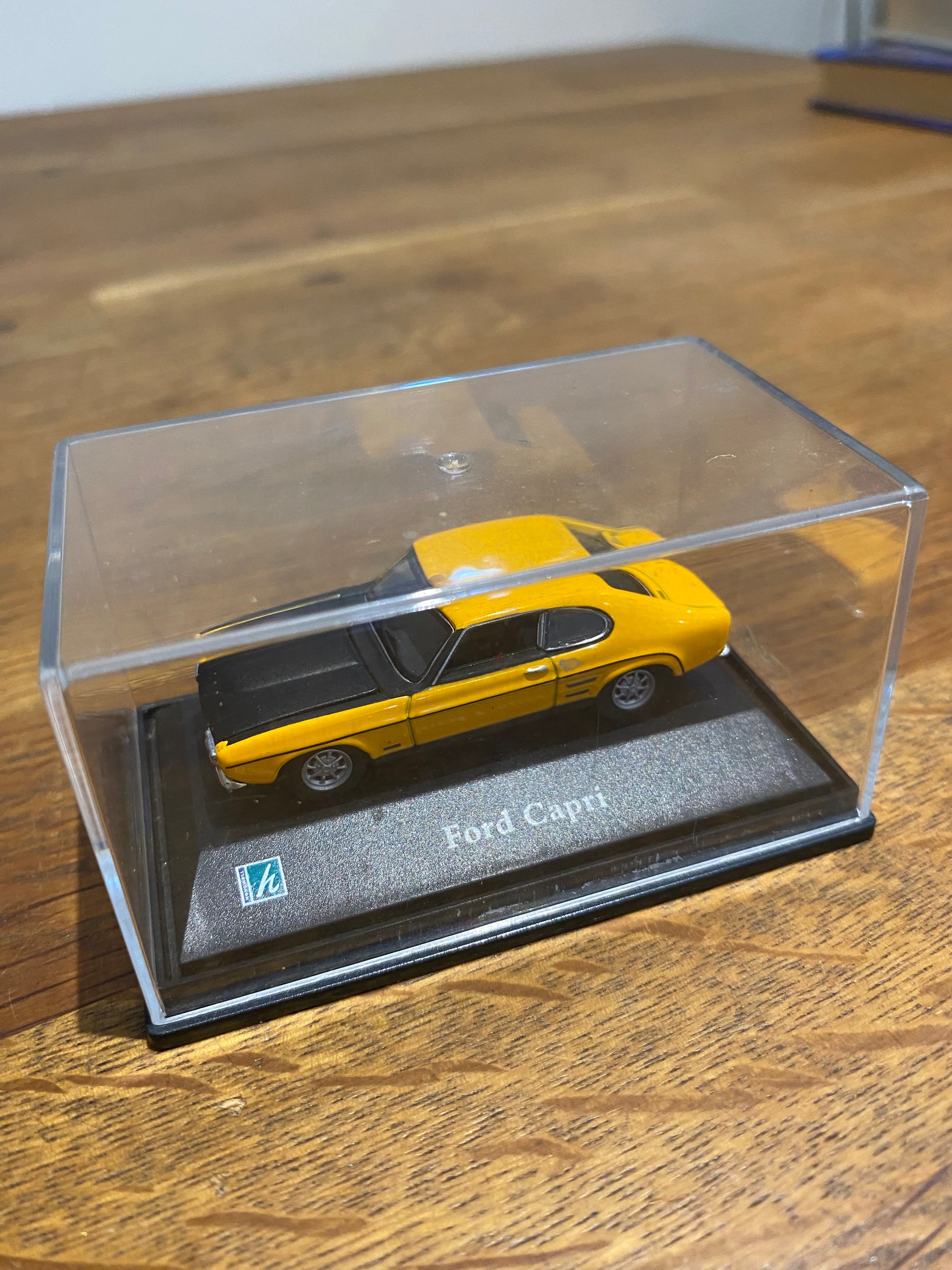 Hongwell Ford Capri model 1-72 scale.