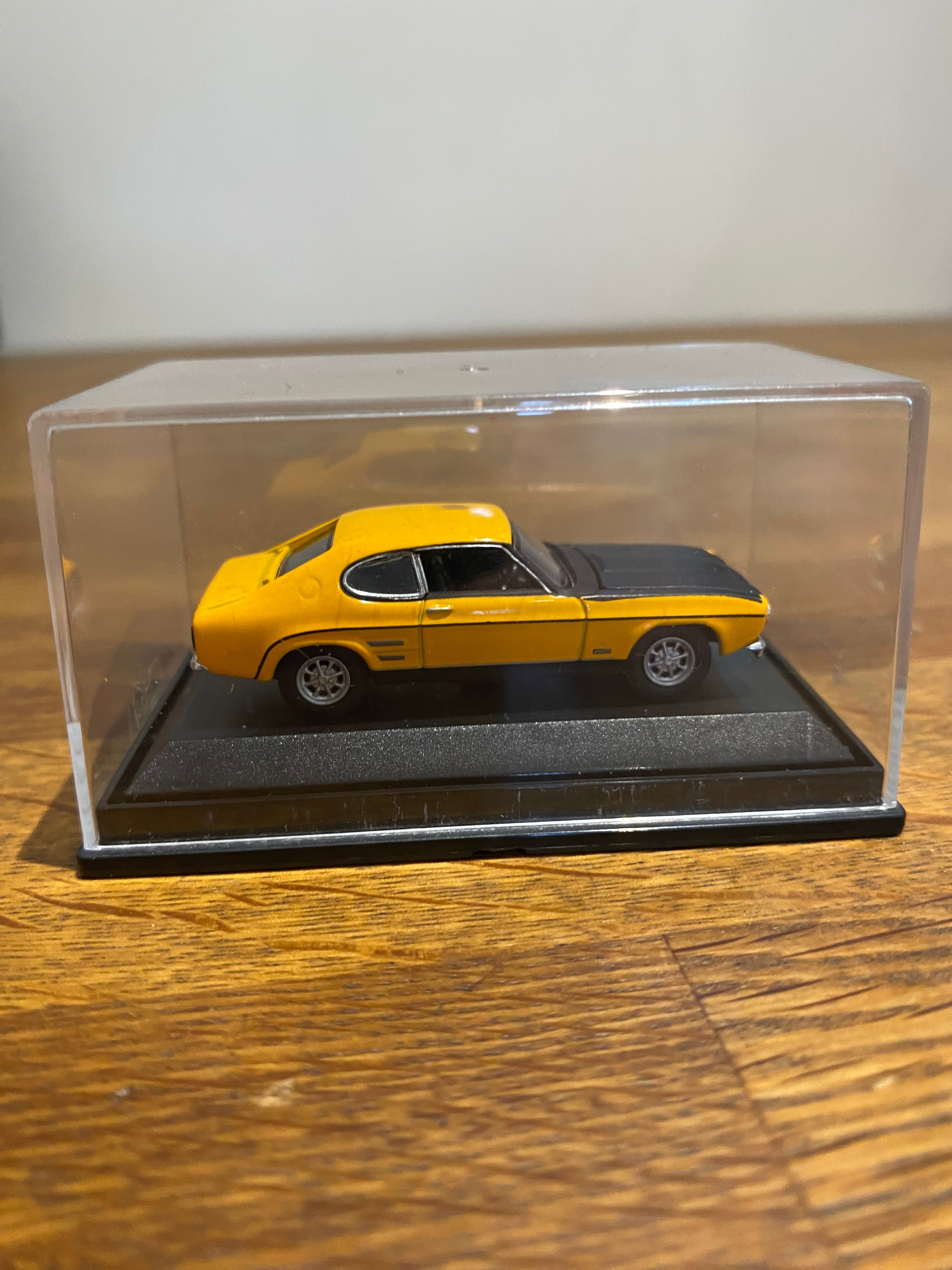 Hongwell Ford Capri model 1-72 scale.