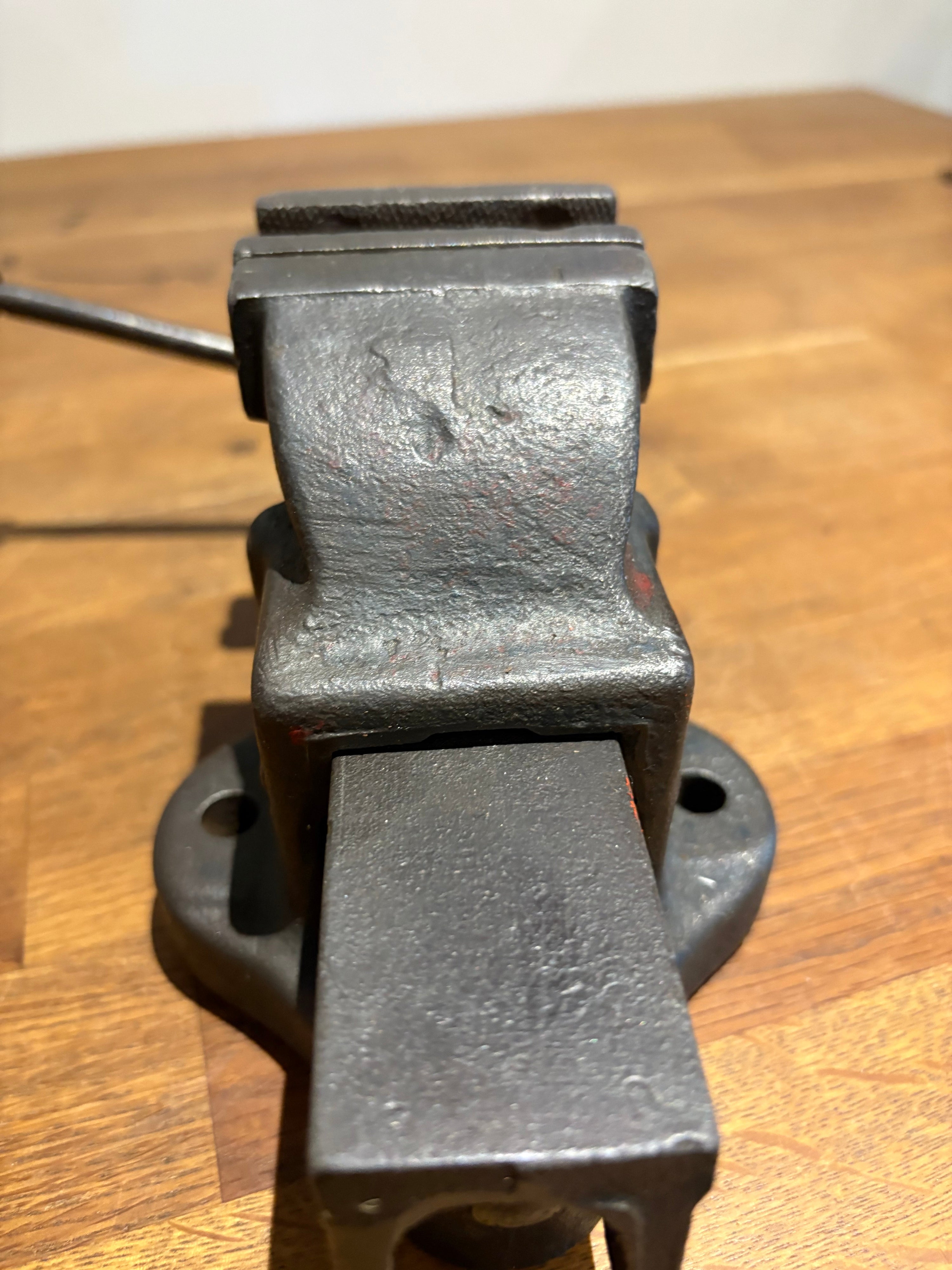 Vintage Woden Bench Vice 186B/0 , 2.5 Inch Jaws.