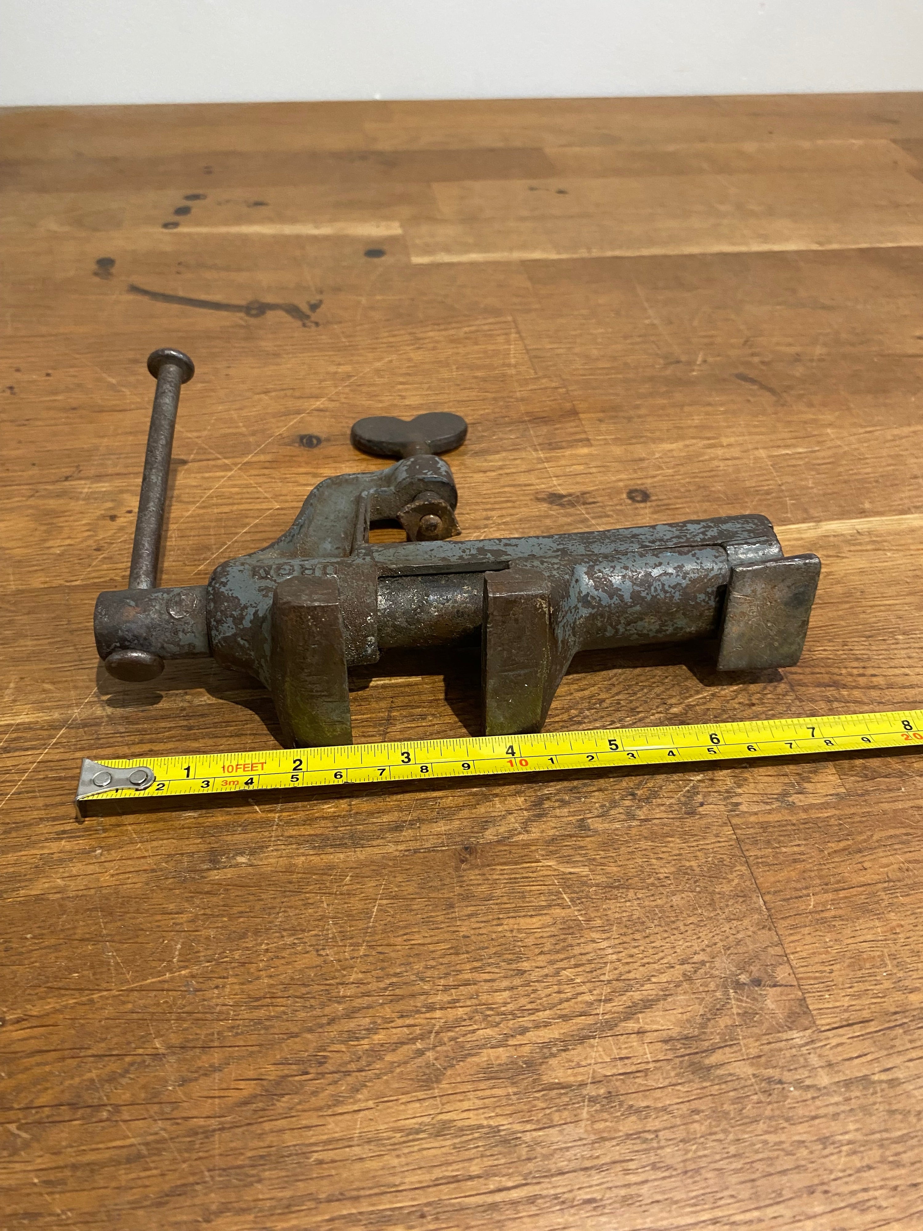 Vintage DRGM Engineers Vice , Watchmakers Vice Made In Germany.