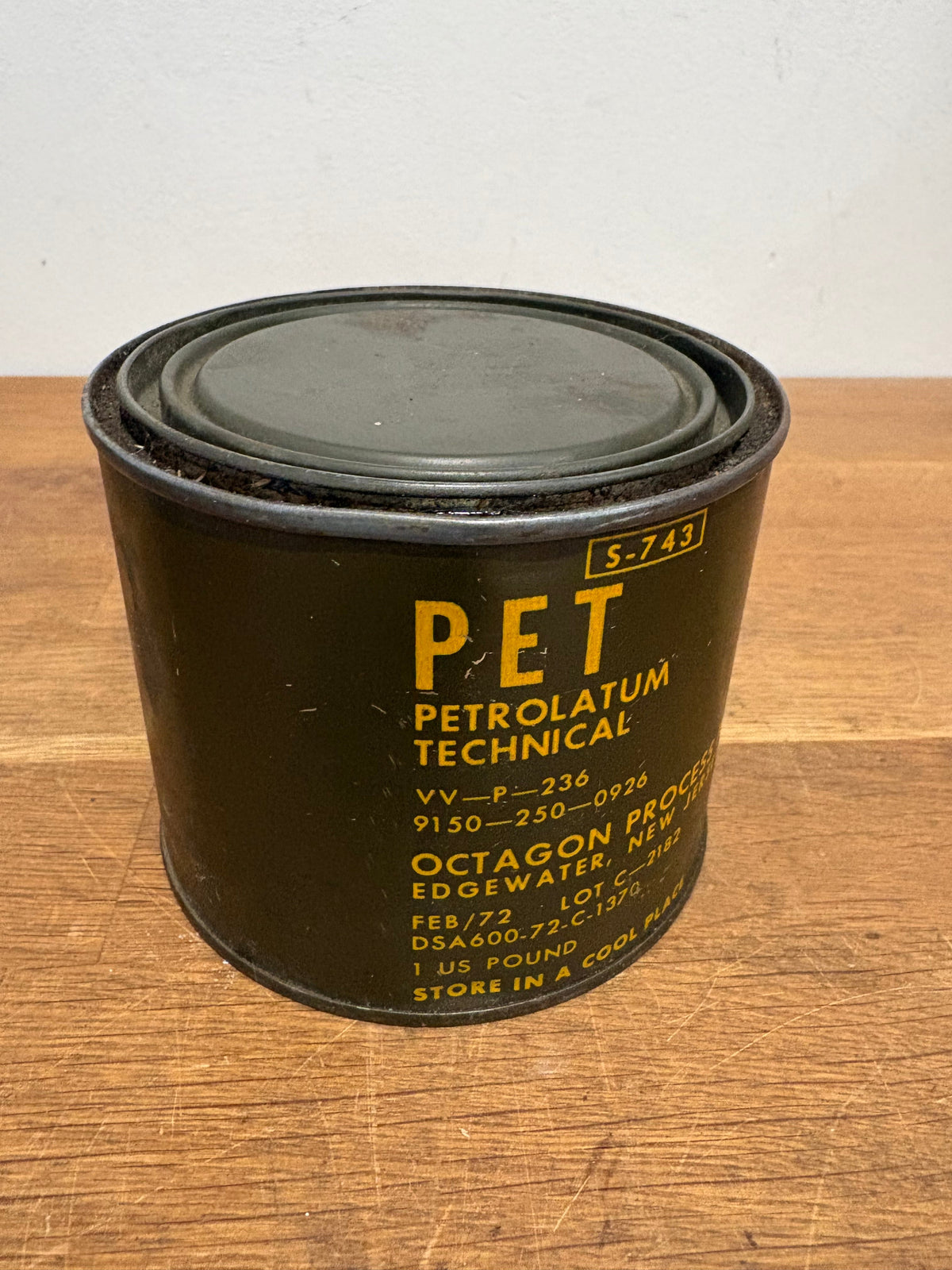 Vintage 1972 US Petrolatum Technical Can Octagon Process Inc , S-743. Motoring
