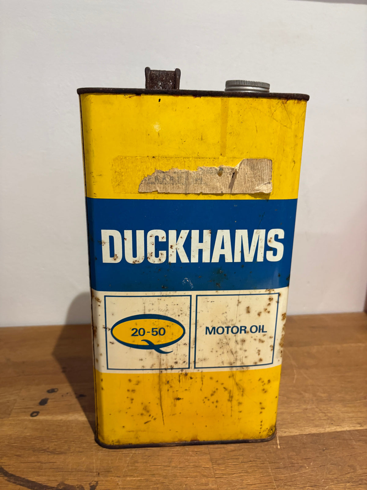 Vintage Duckhams 20-50 Oil Can For Display Only , 1 Gallon Can , As Found