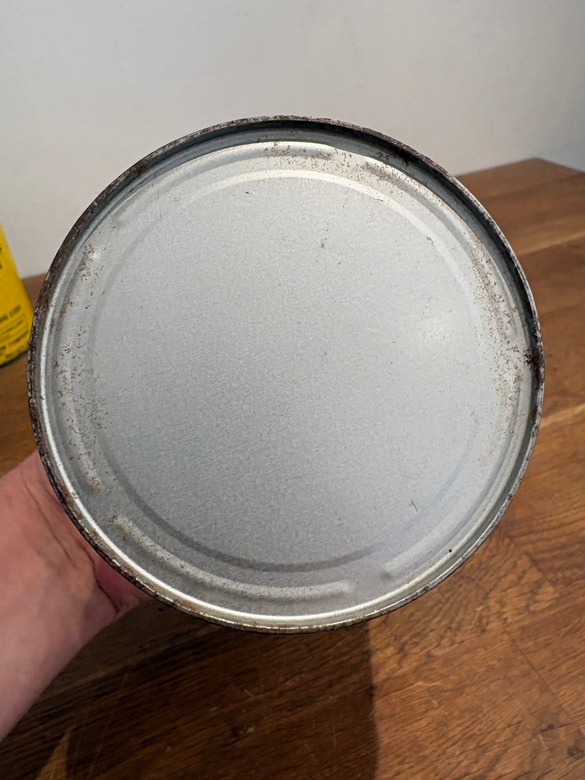 Vintage Shell Rotella Oil , One Quart Can With Contents.