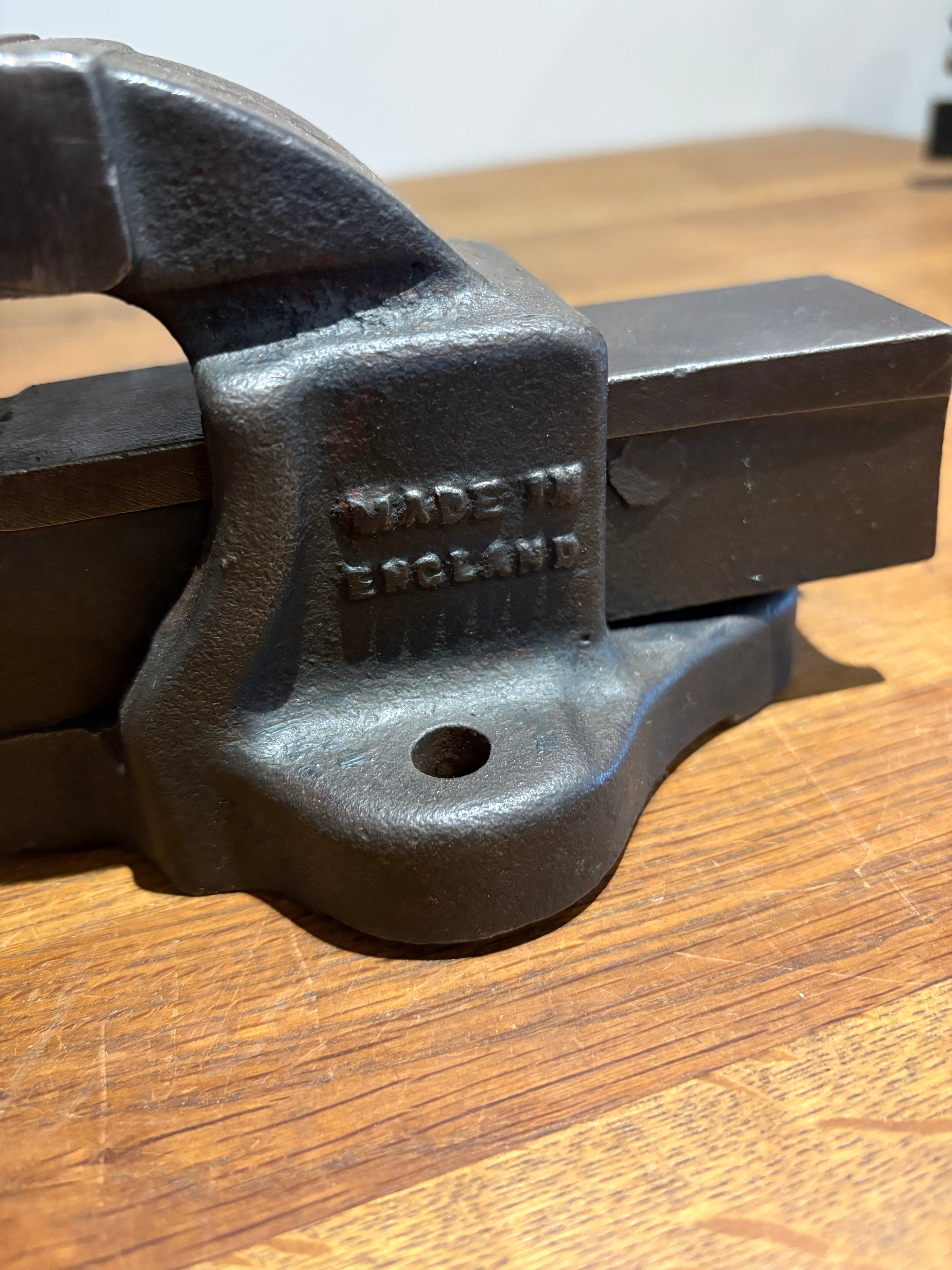Vintage Woden Bench Vice 186B/0 , 2.5 Inch Jaws.