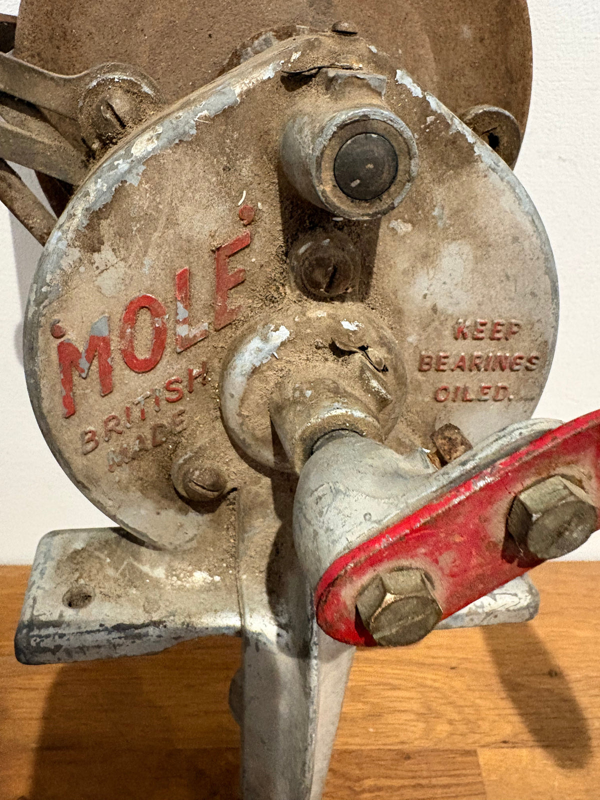 VINTAGE HAND-CRANK BENCH GRINDER/SHARPENER BY MOLE