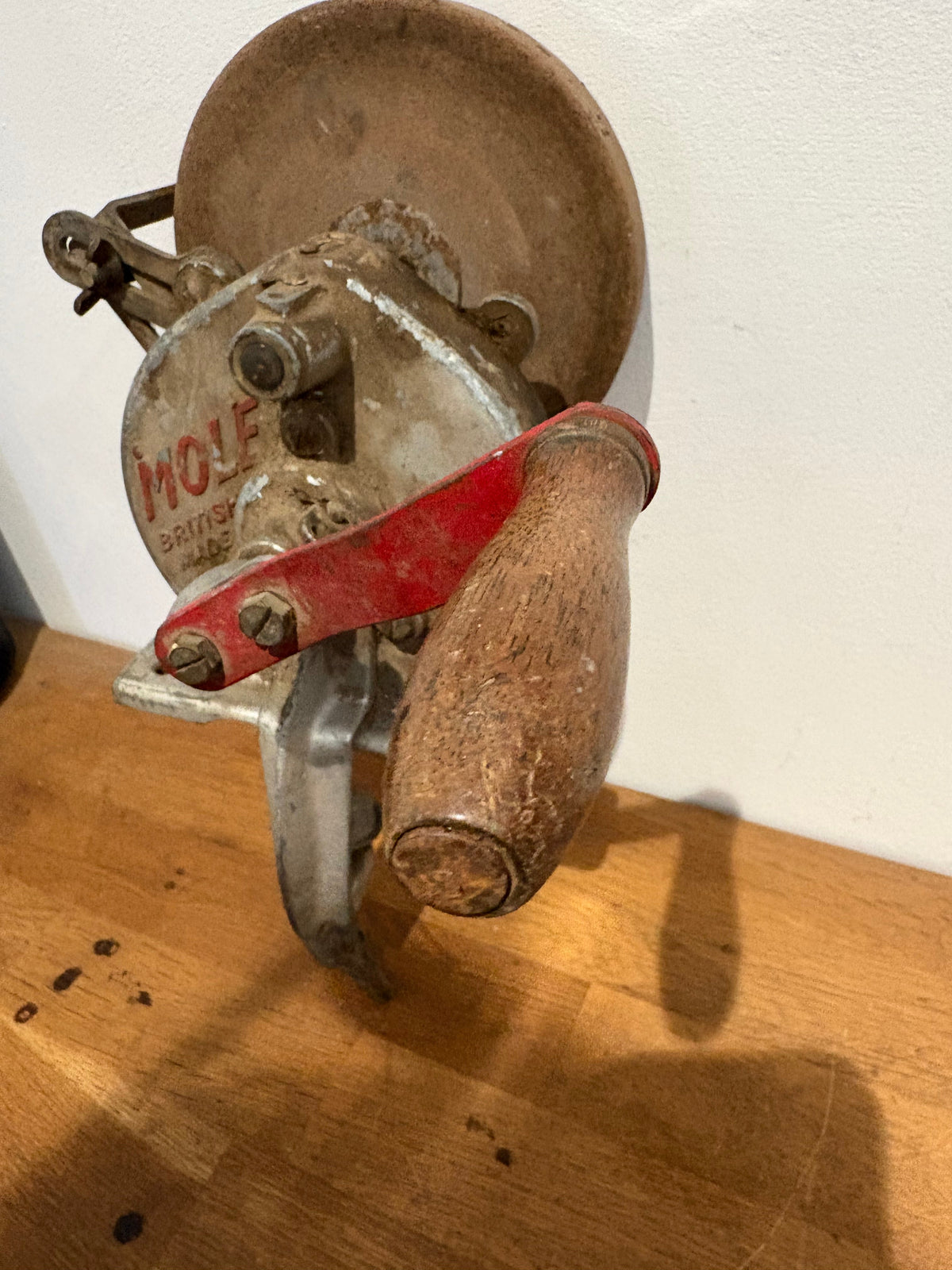 VINTAGE HAND-CRANK BENCH GRINDER/SHARPENER BY MOLE