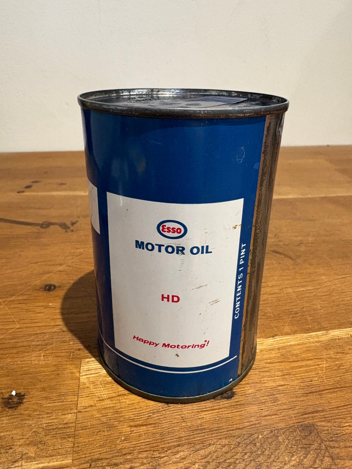 Vintage Esso Motor Oil Can , 1 Pint , Full And Sealed HD Oil.