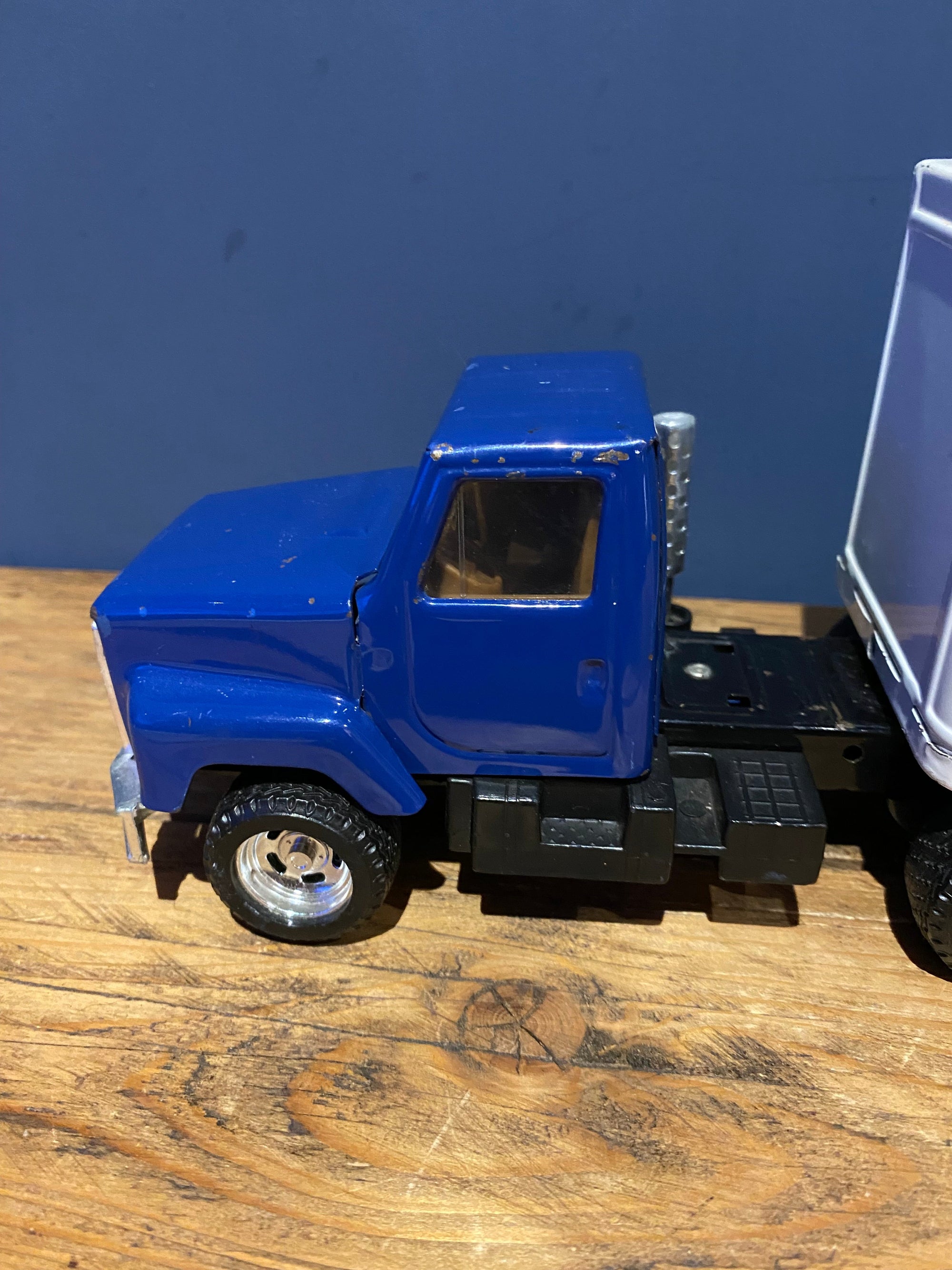 Vintage ERTL Disney Articulated Truck / Lorry.
