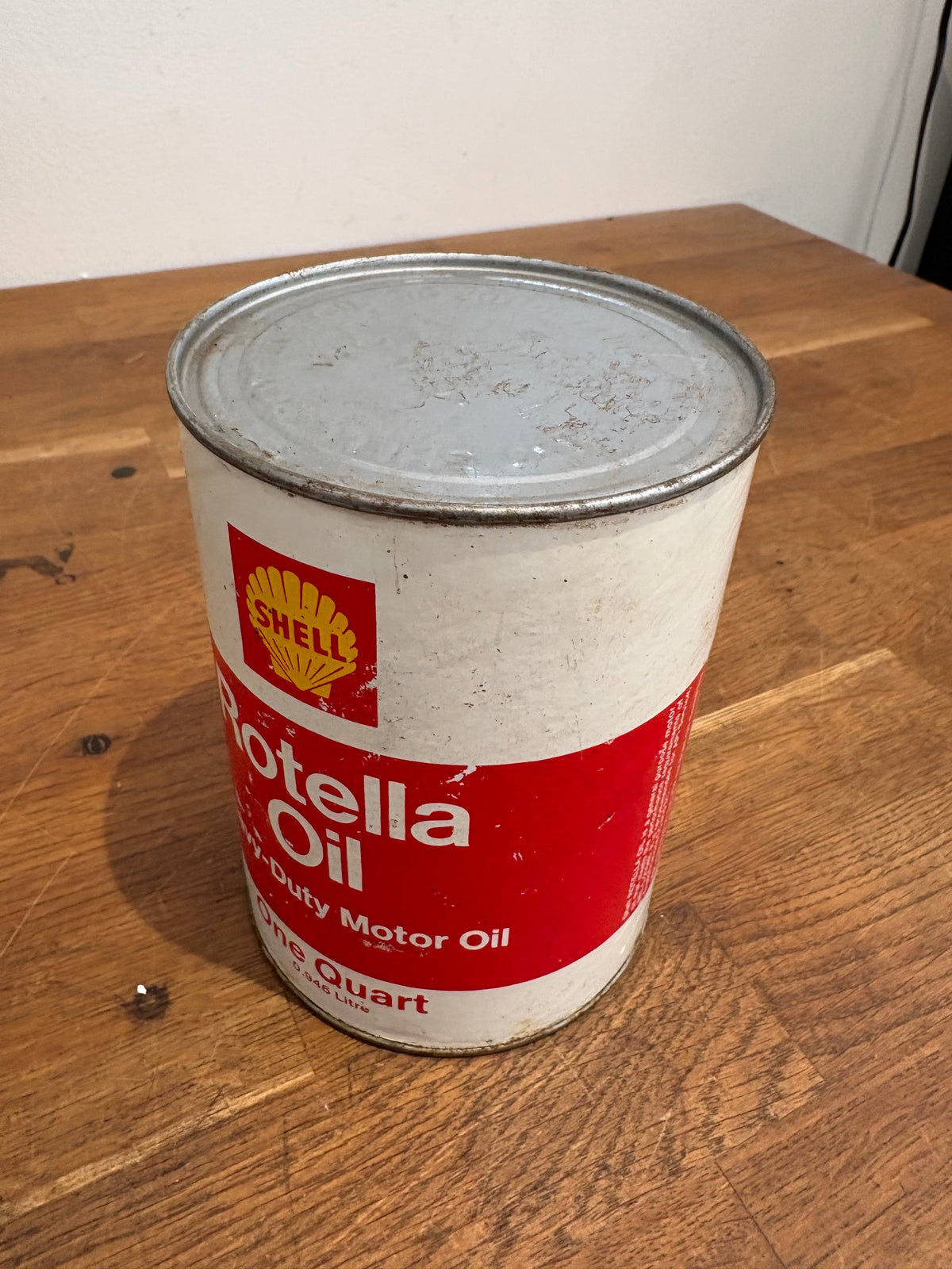 Vintage Shell Rotella Oil , One Quart Can With Contents.