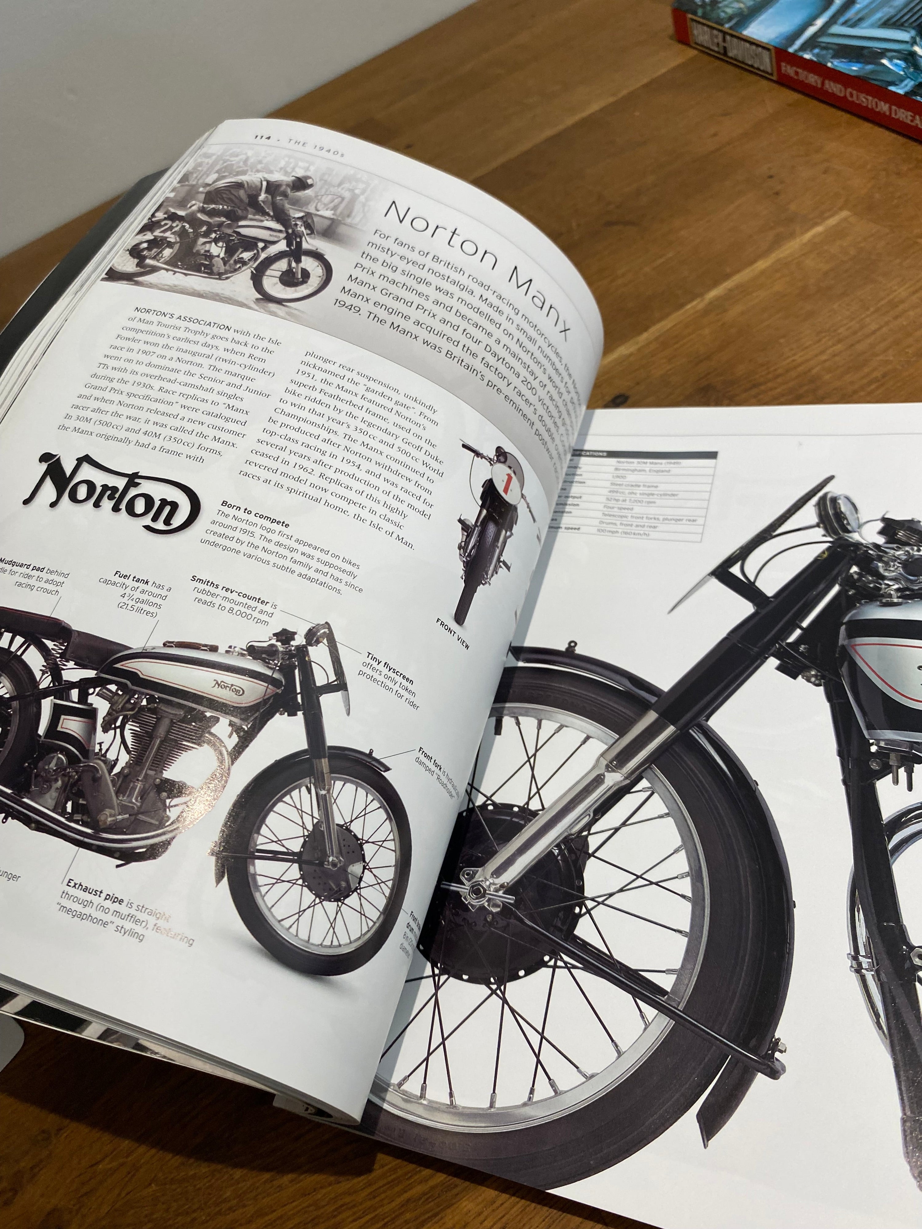 DK The motorbike book , the definitive visual history. Paperback