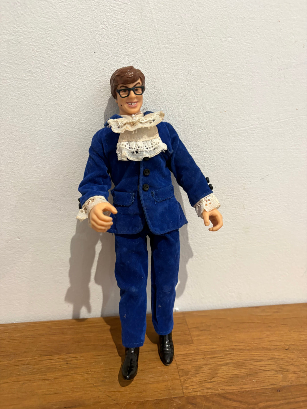 Vintage 1998 Austin Powers Doll , New Line Productions, Trendmasters.