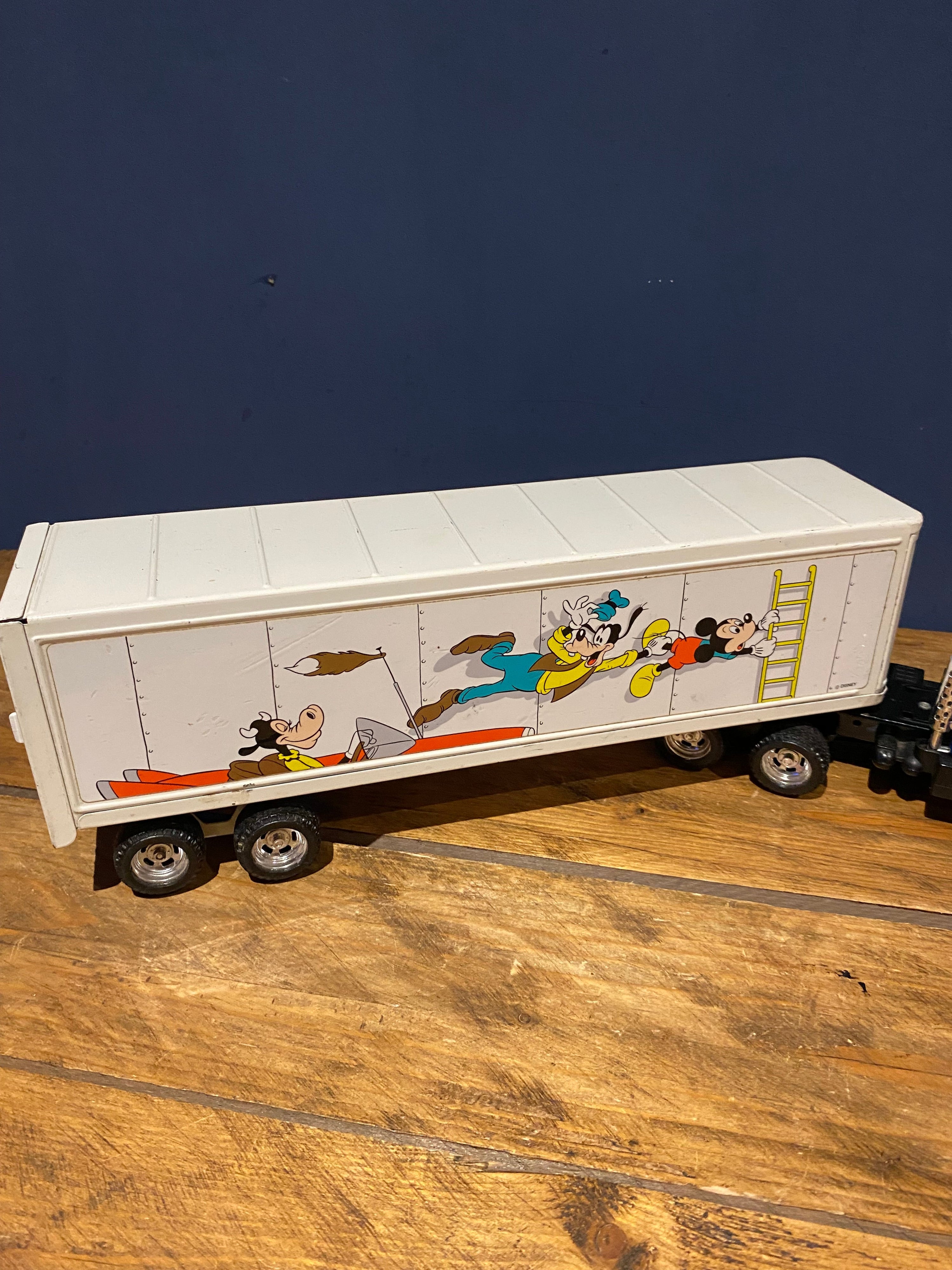 Vintage ERTL Disney Articulated Truck / Lorry.