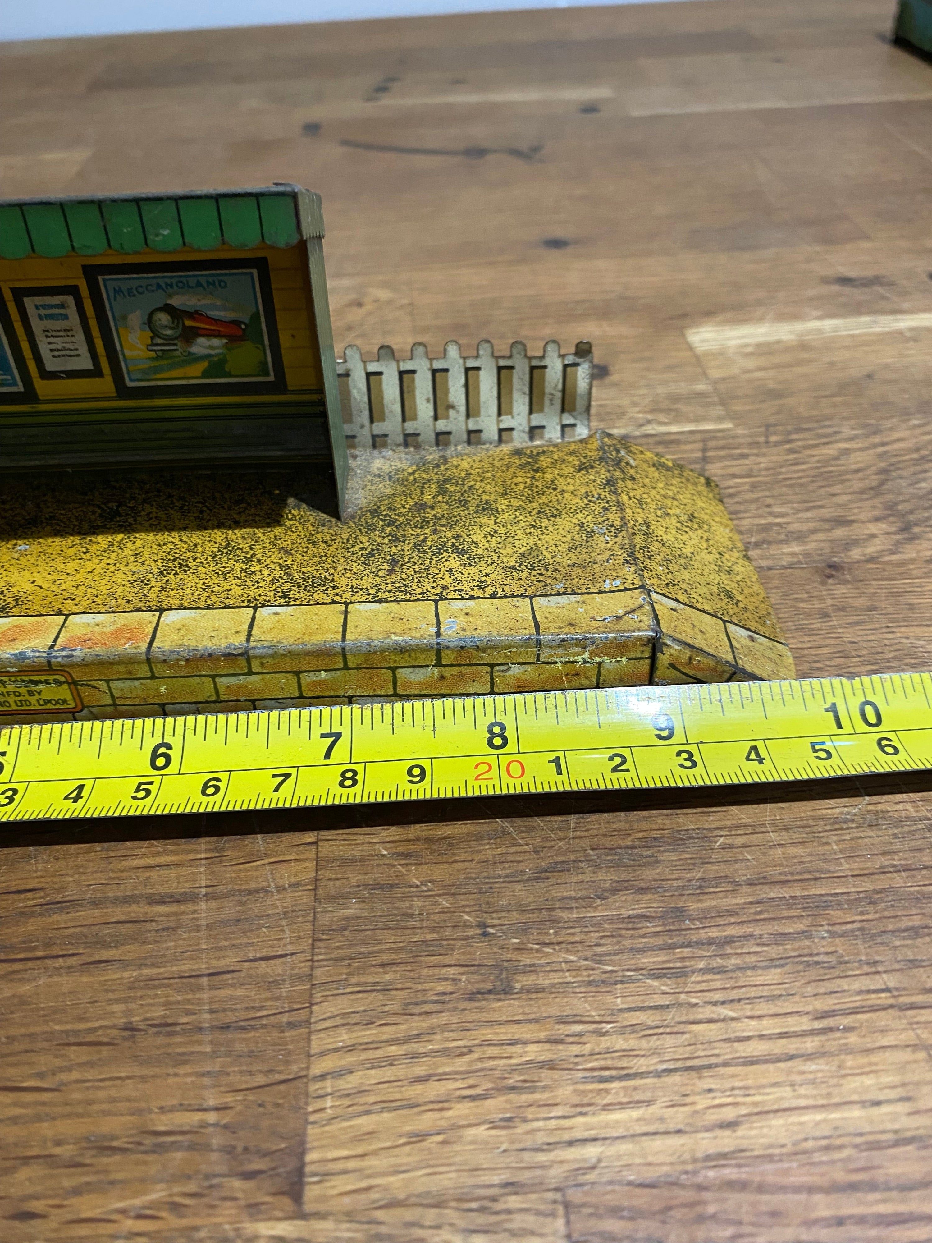 Hornby O Gauge , Scarborough Tinplate Station Shelter , Platform Shelter