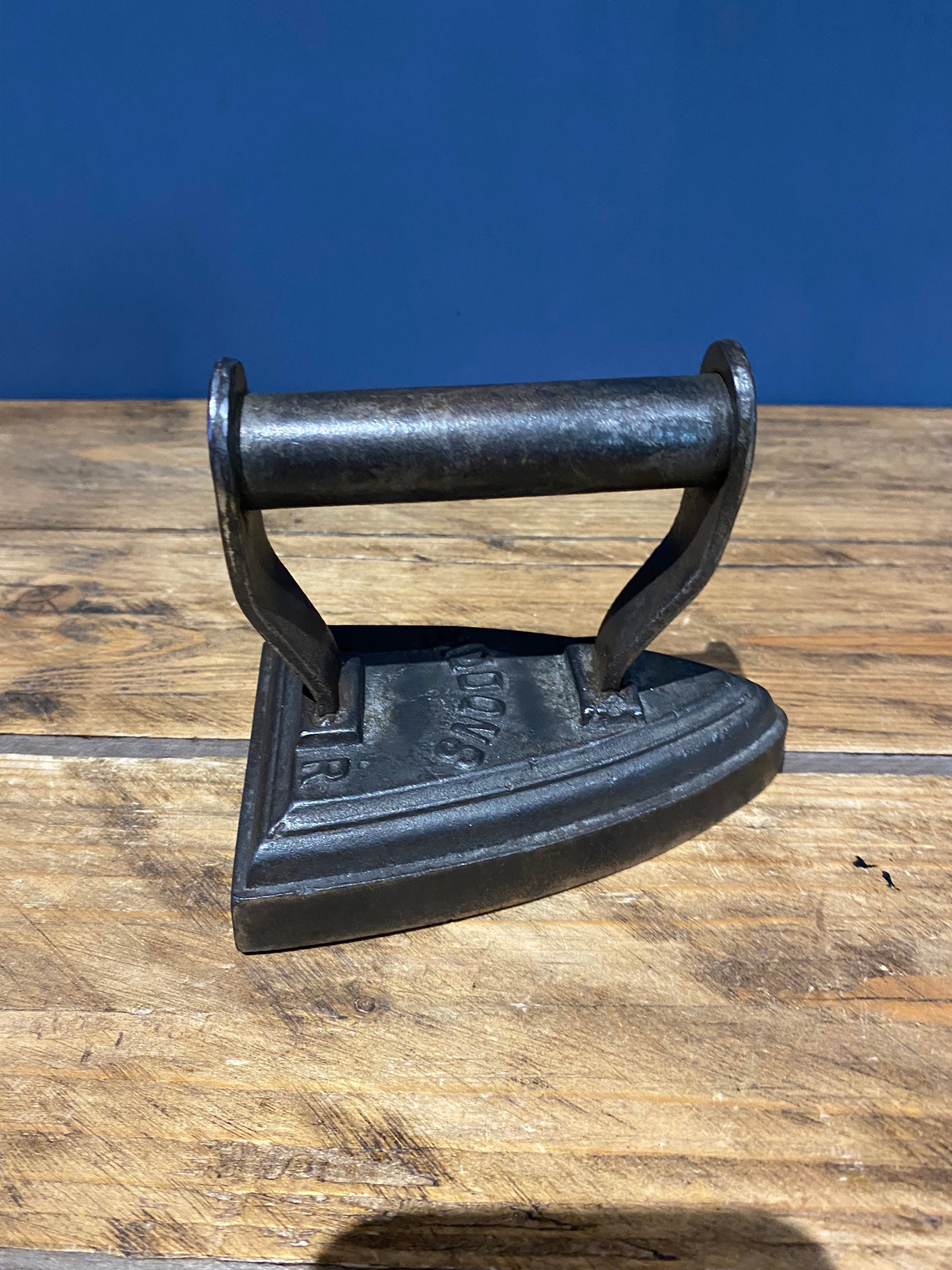 Antique Siddons 4R flat iron