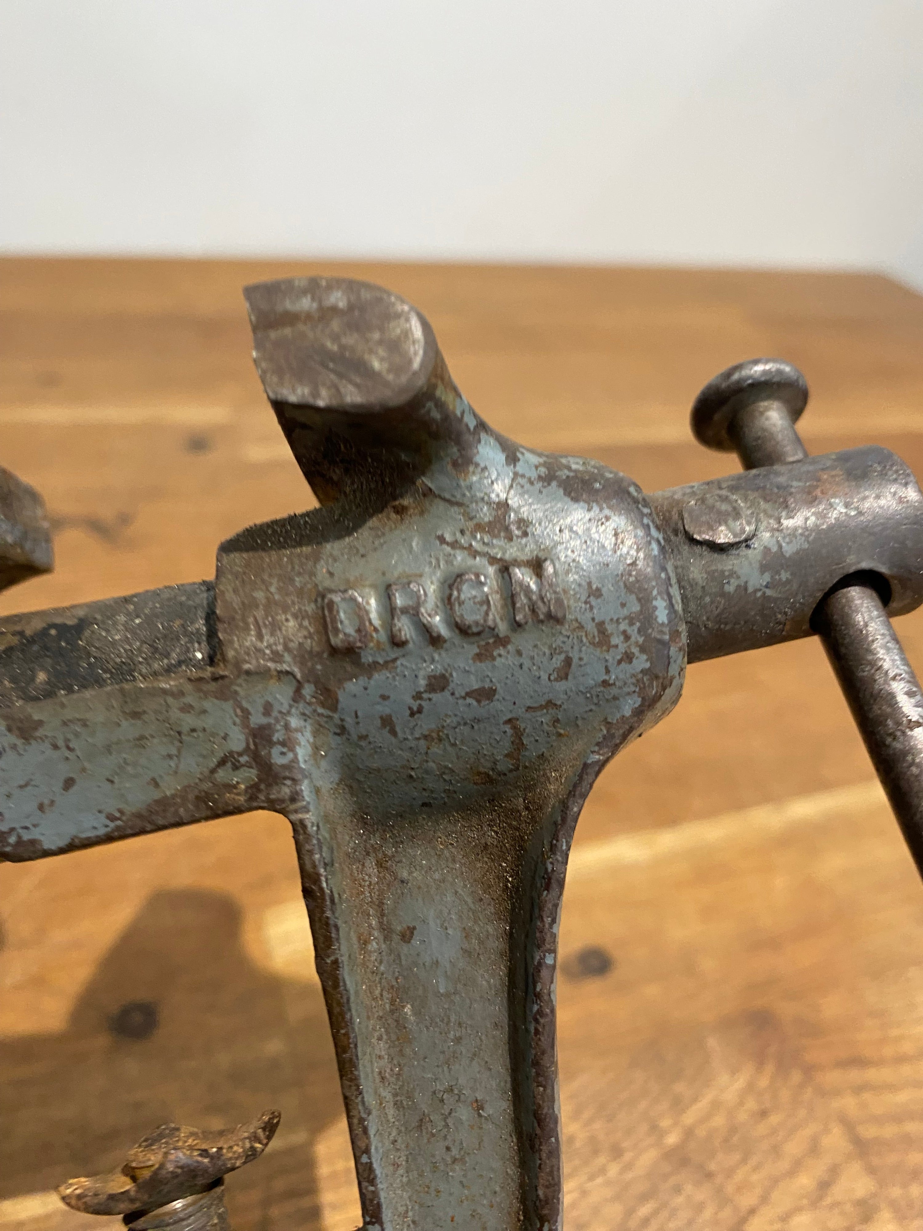Vintage DRGM Engineers Vice , Watchmakers Vice Made In Germany.