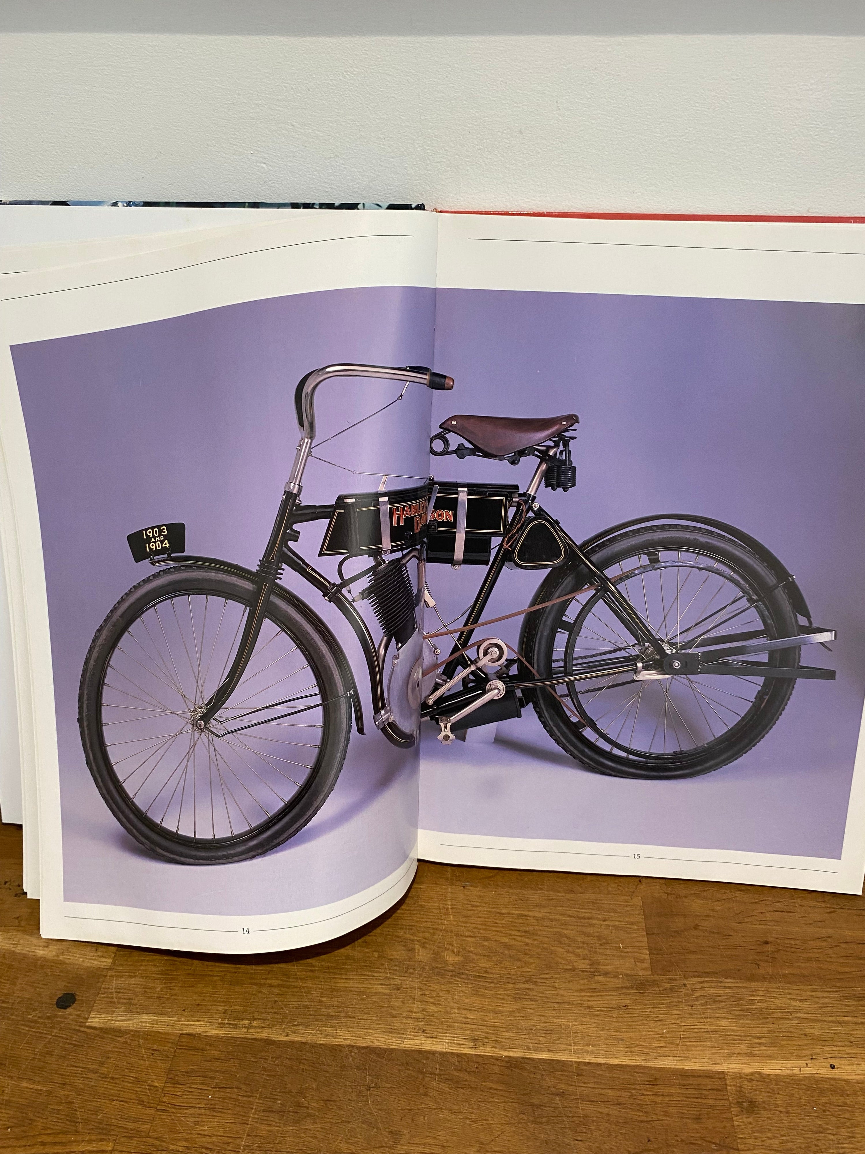 Harley-Davidson , factory and custom dream machines, Jim Lensveld , hardcover