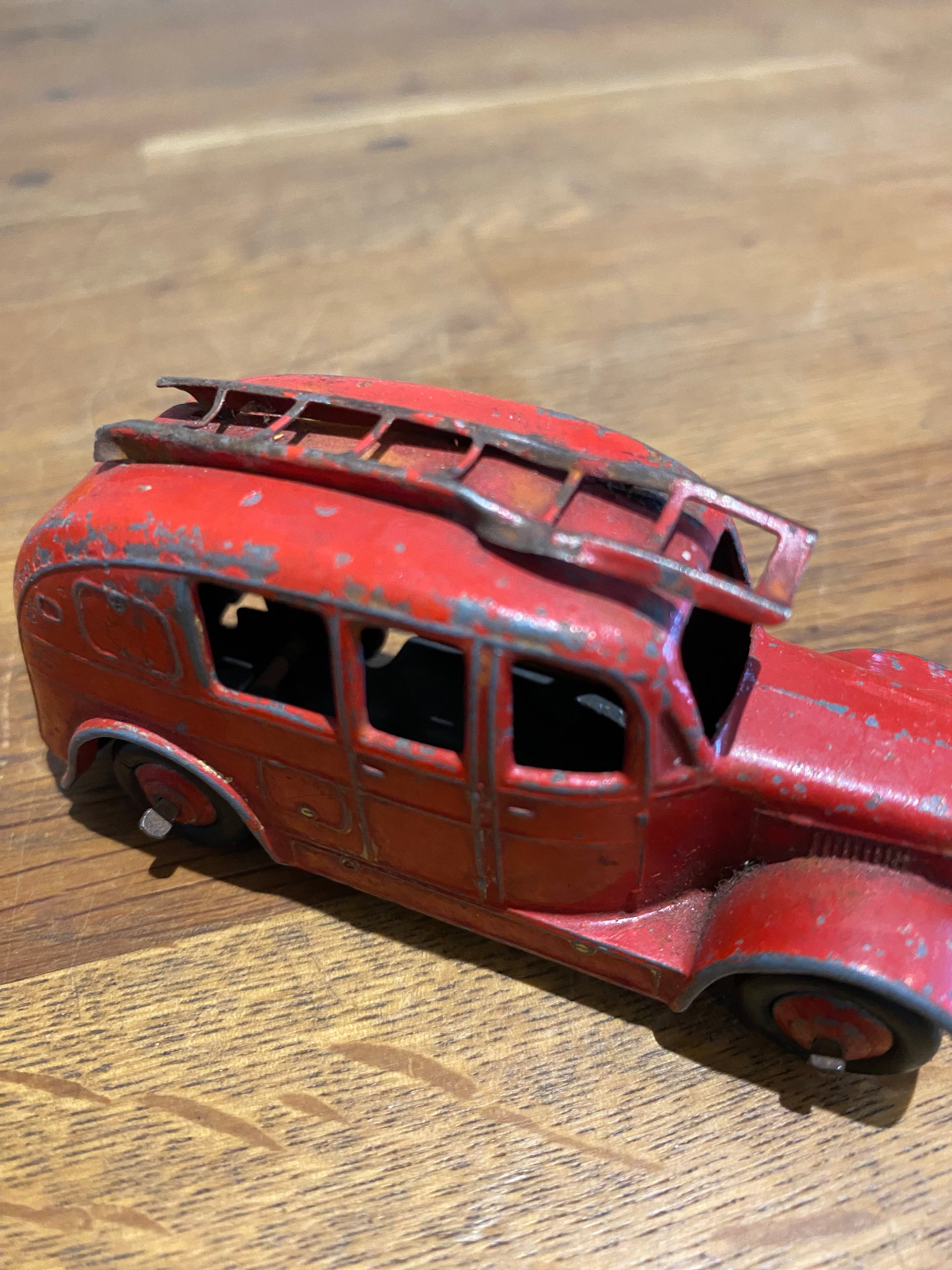 Vintage Early Dinky Toys Diecast Fire Engine