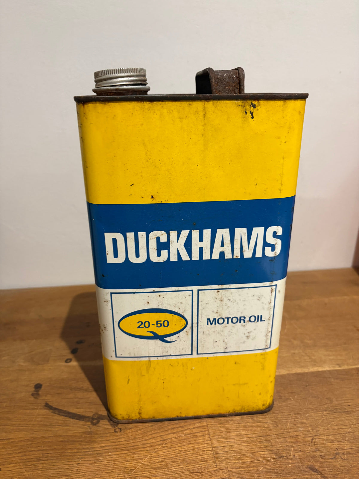 Vintage Duckhams 20-50 Oil Can For Display Only , 1 Gallon Can , As Found